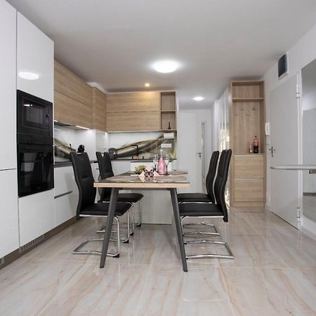 Апартамент За Гости Ивви-1 Appartement Burgas Stad Buitenkant foto