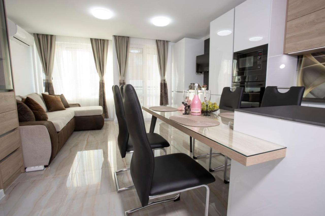 Апартамент За Гости Ивви-1 Appartement Burgas Stad Buitenkant foto