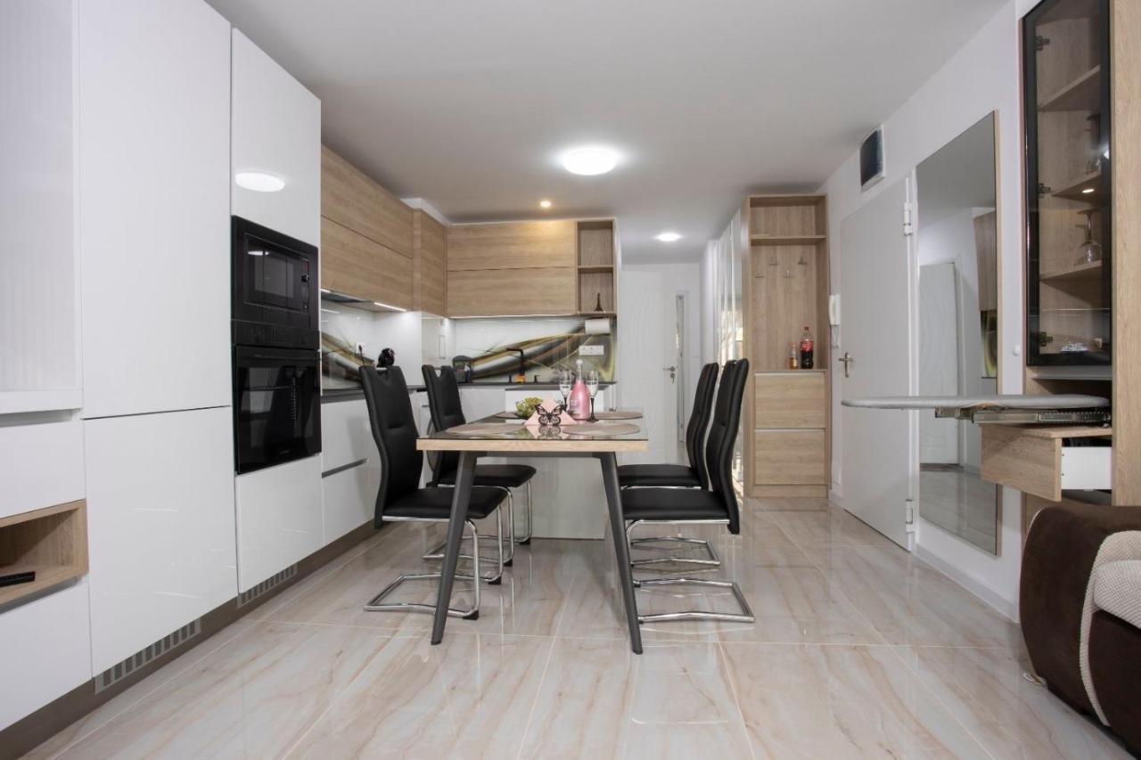 Апартамент За Гости Ивви-1 Appartement Burgas Stad Buitenkant foto